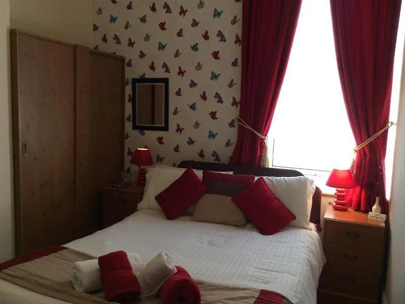*** Bed & Breakfast Beverley Dean - Children Over 5 Years Welcome - Continental Breakfast Blackpool United Kingdom
