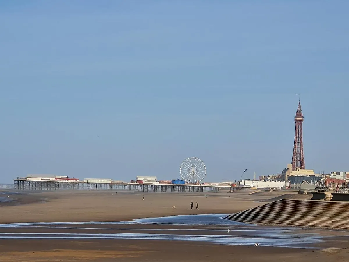 Beverley Dean - Children Over 5 Years Welcome - Continental Breakfast Blackpool