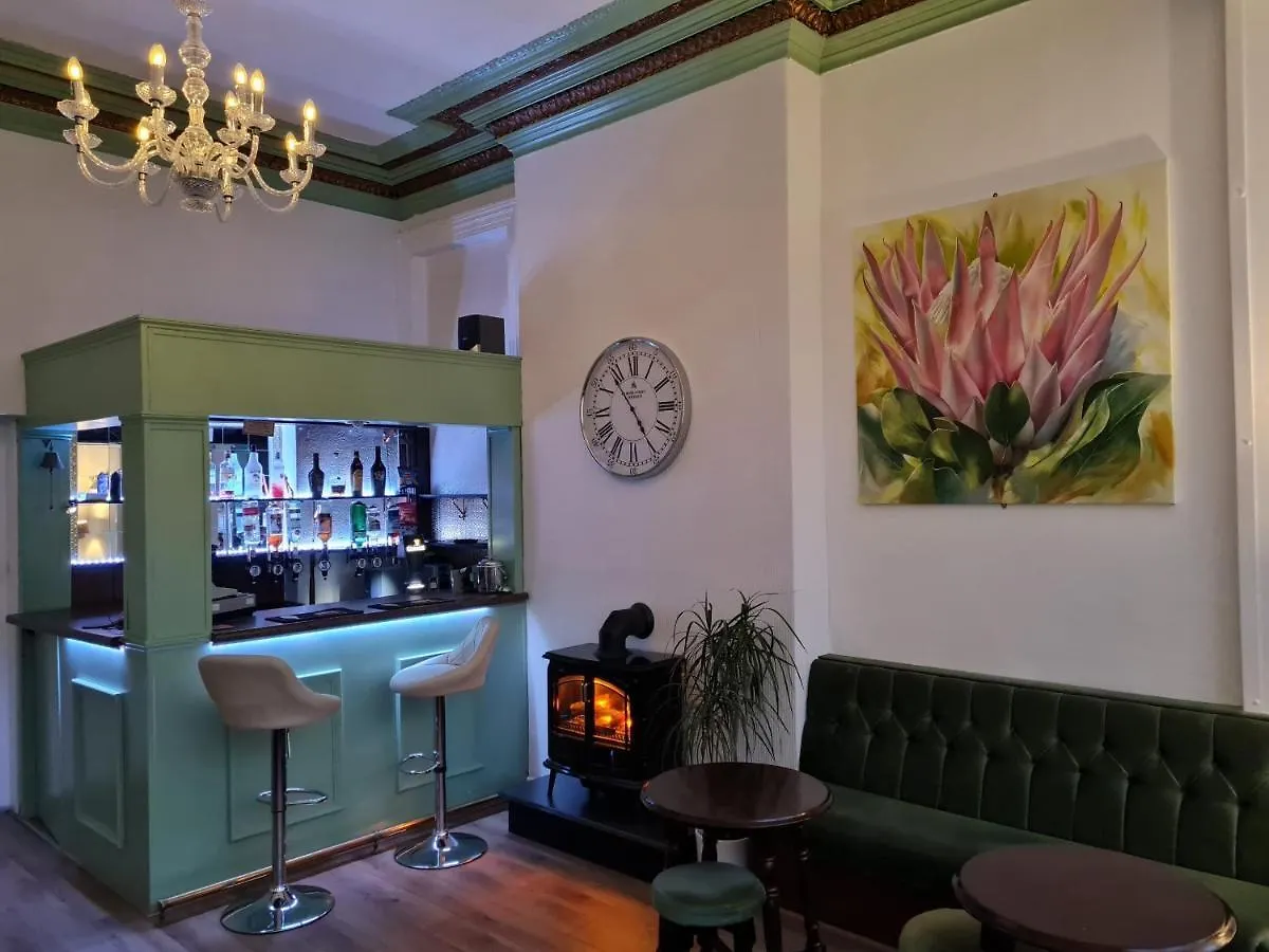 Bed & Breakfast Beverley Dean - Children Over 5 Years Welcome - Continental Breakfast Blackpool