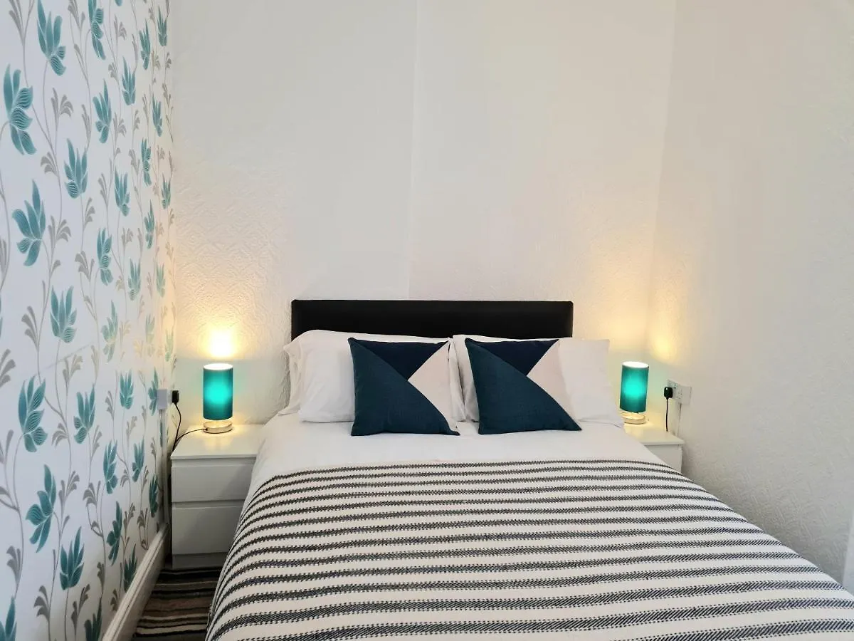 *** Bed & Breakfast Beverley Dean - Children Over 5 Years Welcome - Continental Breakfast Blackpool United Kingdom