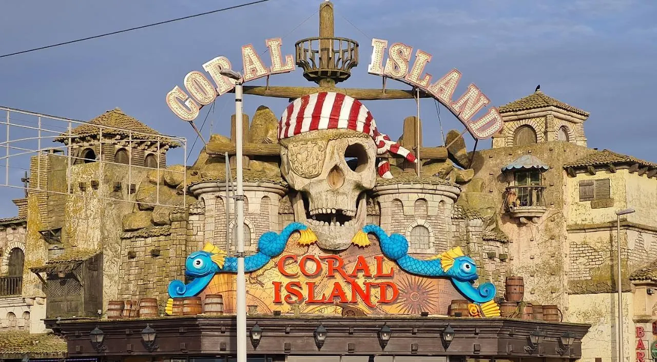 Beverley Dean - Children Over 5 Years Welcome - Continental Breakfast Blackpool