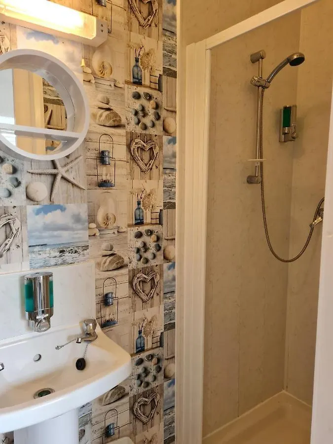 Bed & Breakfast Beverley Dean - Children Over 5 Years Welcome - Continental Breakfast Blackpool
