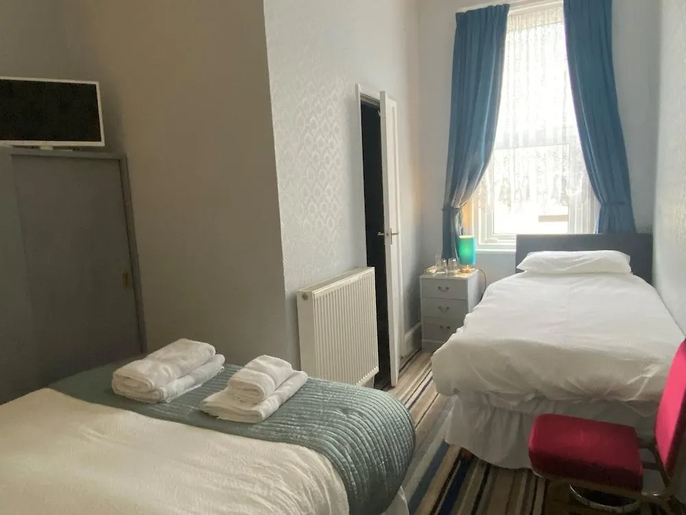 Bed & Breakfast Beverley Dean - Children Over 5 Years Welcome - Continental Breakfast Blackpool