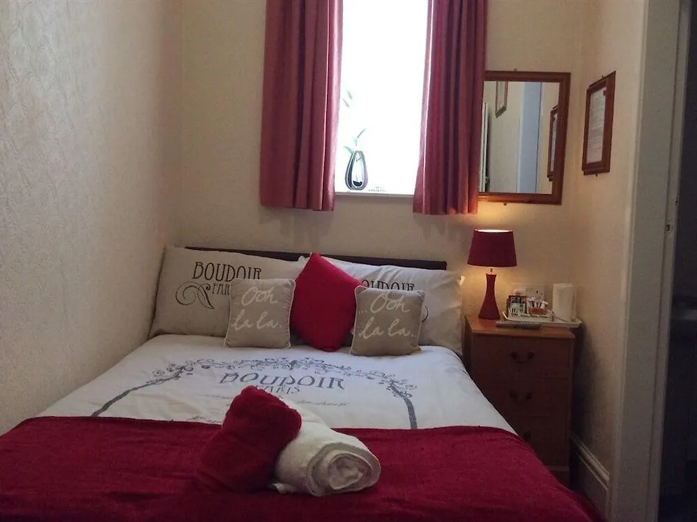 Beverley Dean - Children Over 5 Years Welcome - Continental Breakfast Blackpool
