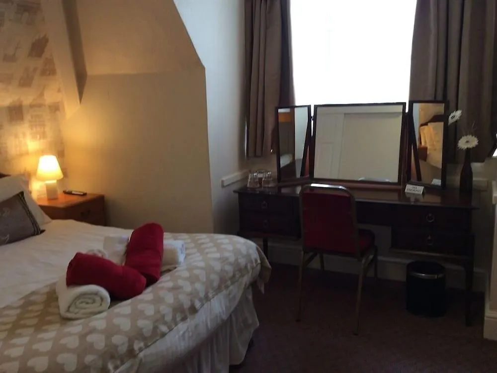 Beverley Dean - Children Over 5 Years Welcome - Continental Breakfast Blackpool