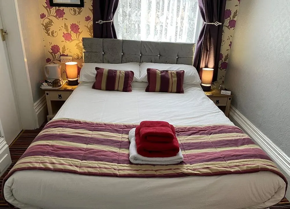 Beverley Dean - Children Over 5 Years Welcome - Continental Breakfast Blackpool 3*,