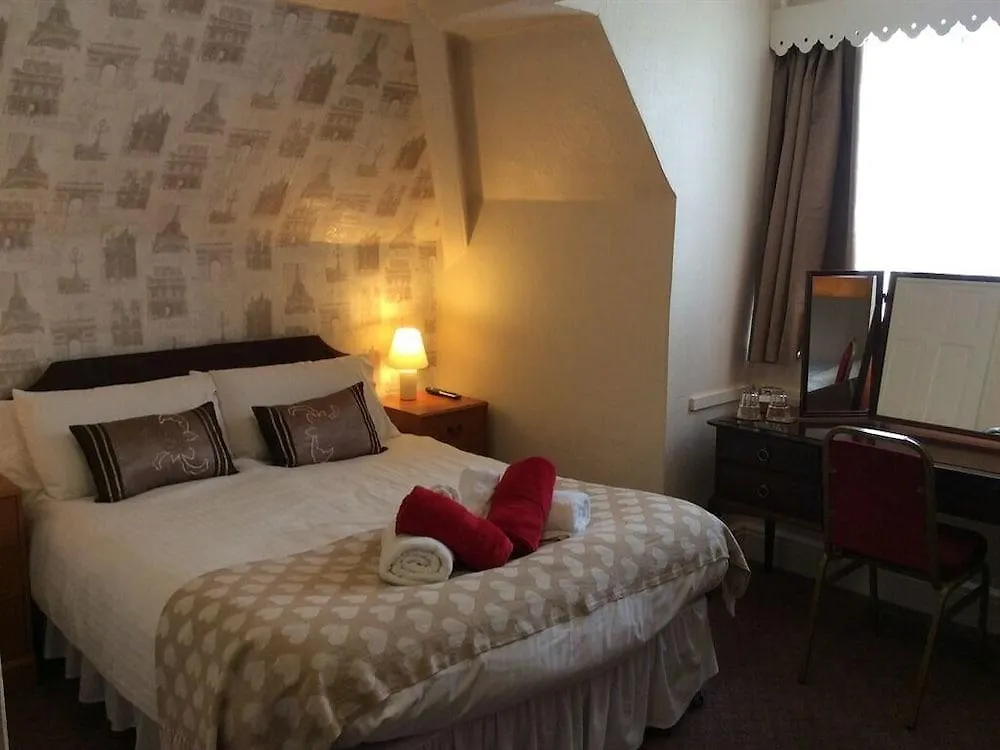 Beverley Dean - Children Over 5 Years Welcome - Continental Breakfast Blackpool