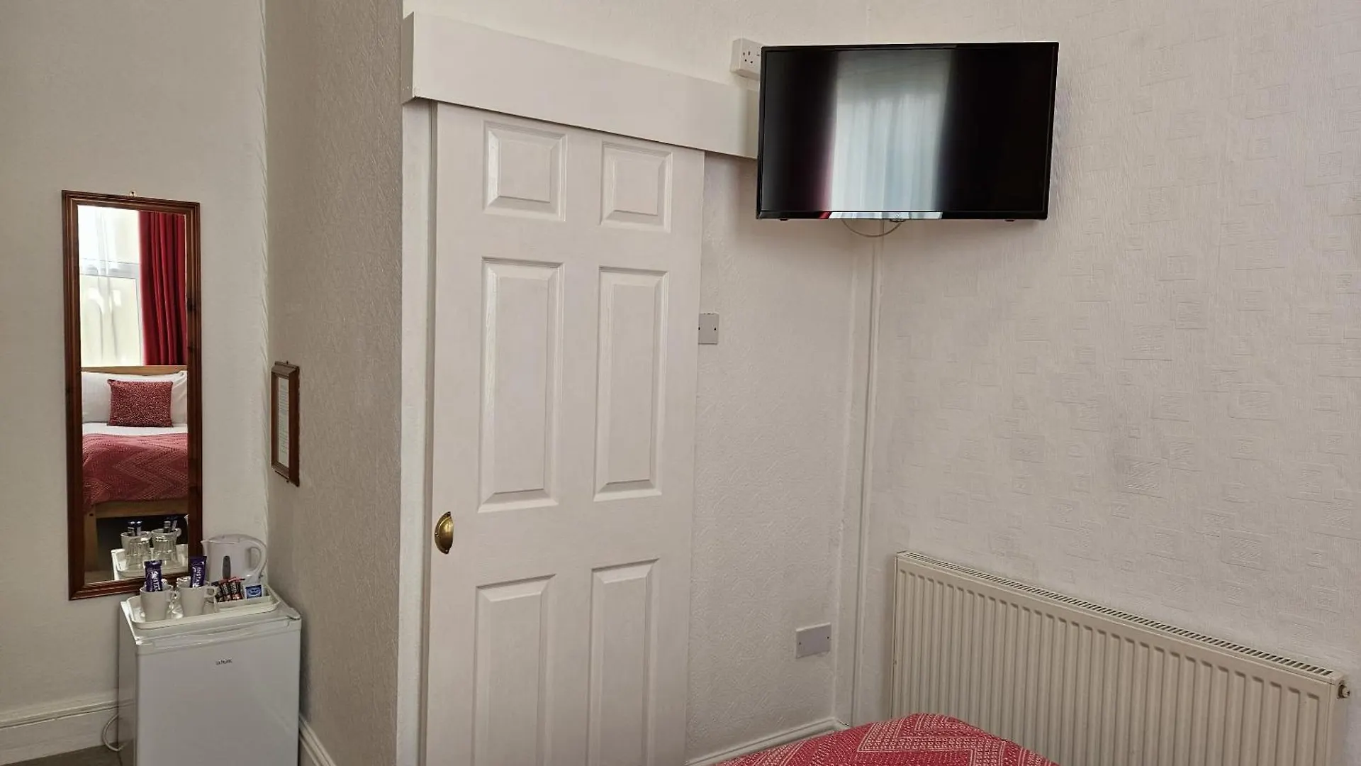 Beverley Dean - Children Over 5 Years Welcome - Continental Breakfast Blackpool United Kingdom