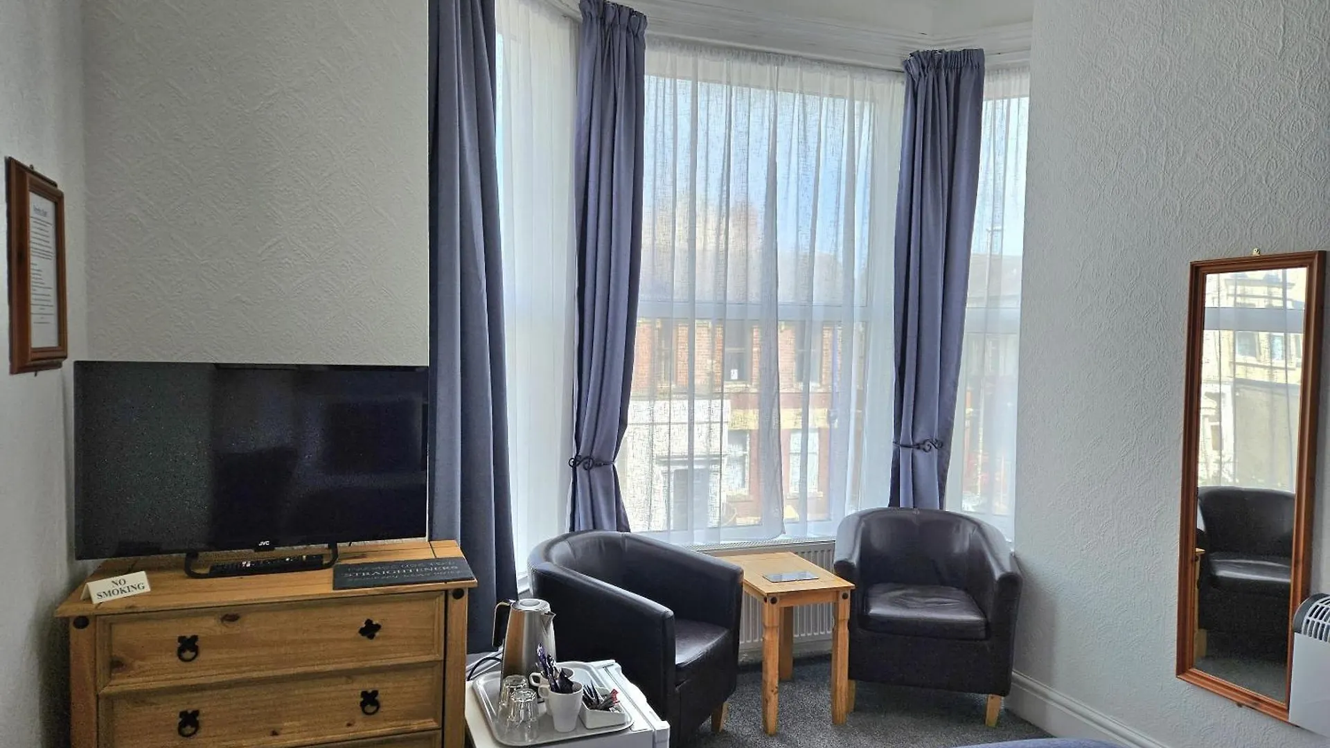 Bed & Breakfast Beverley Dean - Children Over 5 Years Welcome - Continental Breakfast Blackpool