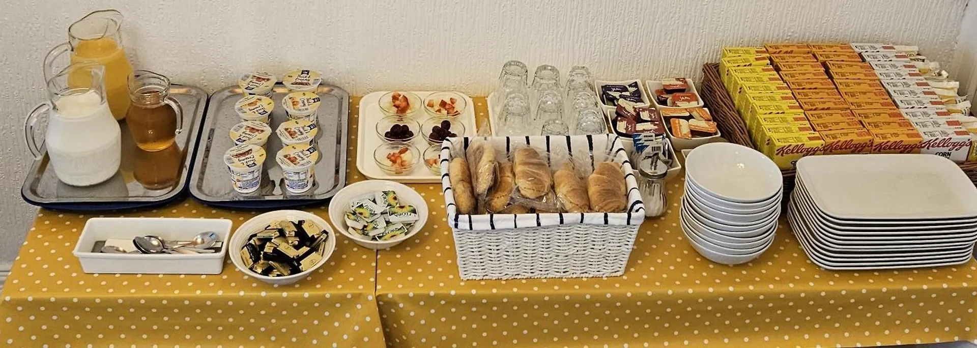 Beverley Dean - Children Over 5 Years Welcome - Continental Breakfast Blackpool
