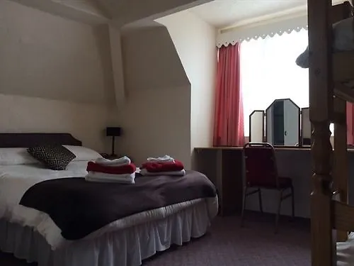 Beverley Dean - Children Over 5 Years Welcome - Continental Breakfast Blackpool