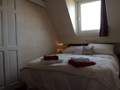 Beverley Dean - Children Over 5 Years Welcome - Continental Breakfast Blackpool United Kingdom